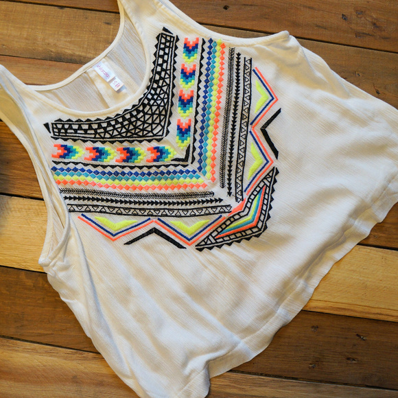 Xhilaration Tops - Xhiliration Embroidered Crop Top